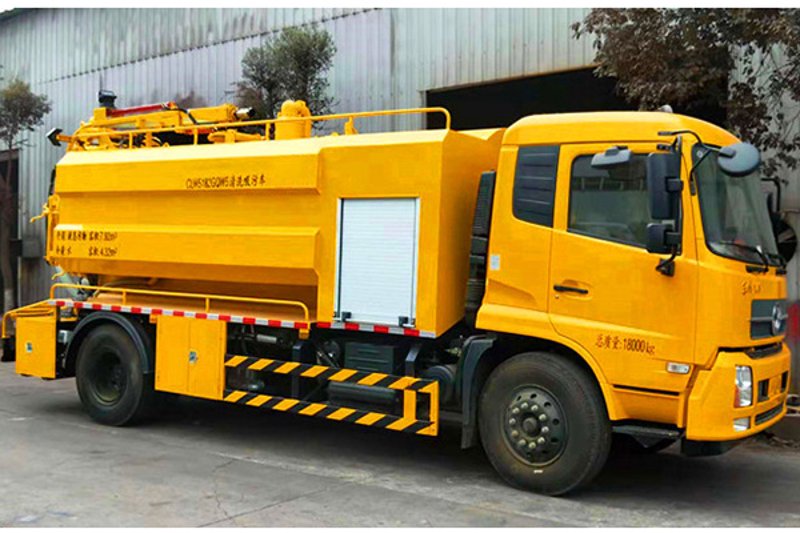 市政抢修车:城市生命线的守护者